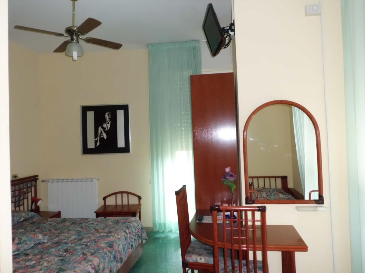 Fegina 3 Deluxe Bedrooms & Bathrooms Монтероссо-аль-Маре Экстерьер фото